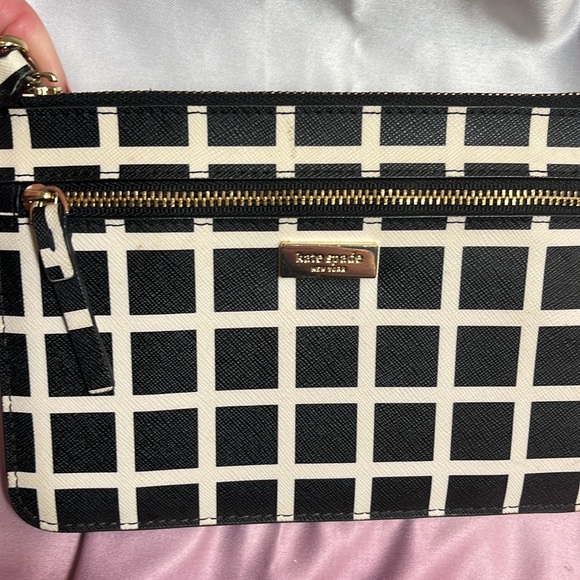Kate Spade wristlet in Checkerboard pattern - Picture 3 of 5